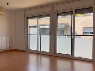 Location Appartement à Monterols  36. Ático duplex, con solarium y parking