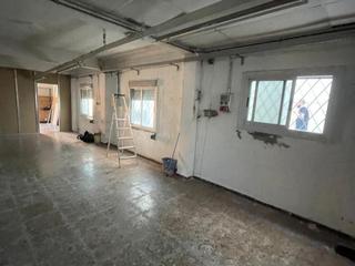 Affitto Locale commerciale in Calle la post 23. Local alquiler