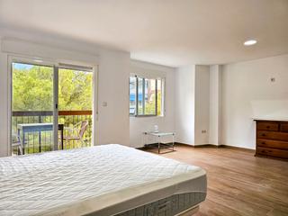 Rent Studio in Pintor murillo 57. Estudio amplio con terraza y baño privado en franciscanos (alica