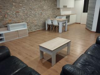Casa a Carrer mossèn joan baptista sales 1. Casa esquinera a 3 calles con planta baja totalmente reformada p