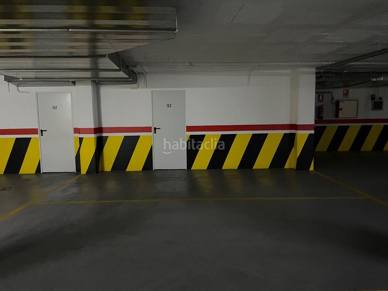 Foto b5362adf-5871-4f6a-a3c0-8d5068ff5a94. Alquiler parking coche en pere cabrera 38 para cotxe i moto en Lleida