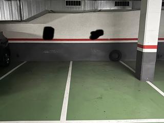 Miete Autoparkplatz in Jorge manrique 15. Parking en alquiler para coche grande