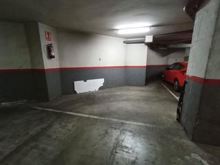 Aparcament cotxe a Carrer de la indústria 64. Venta párking amplio para coche y motos