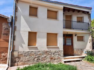 Haus in Calle san sebastián 4. Magnífica casa para entrar a vivir en palacios de la sierra