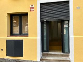 Piso en Avinguda del bosc 55. Piso reformado con encanto y espectacular patio de 35 m²