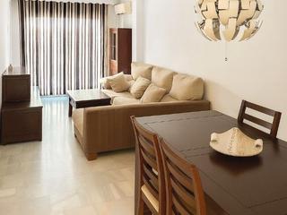 Rez-de-chaussée à Urbanización lomas del olivar 1. Precioso apartamento en marbella a un paso del centro y de la pl