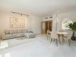 Appartamento in Avenida josé laguillo 29. Piso de lujo a estrenar en avenida josé laguillo, sevilla, españ