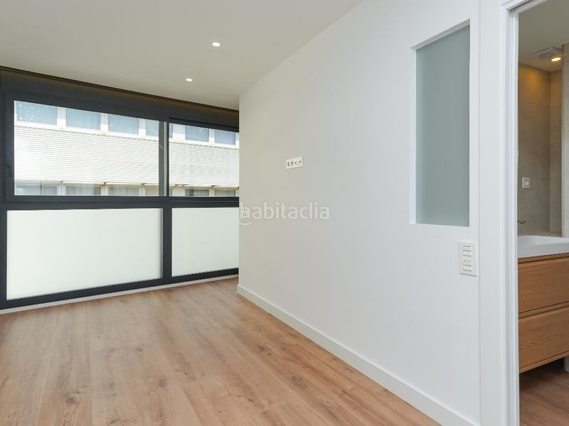 Foto 323c3aa5-485d-424c-96ab-9afa16a1dd1e. Casa adossada a mossen anton 83 a Centre Badalona