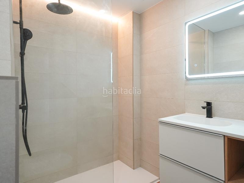 Foto 7d6d5955-754d-4983-af71-fe2486570c99. Casa adossada a mossen anton 83 a Centre Badalona