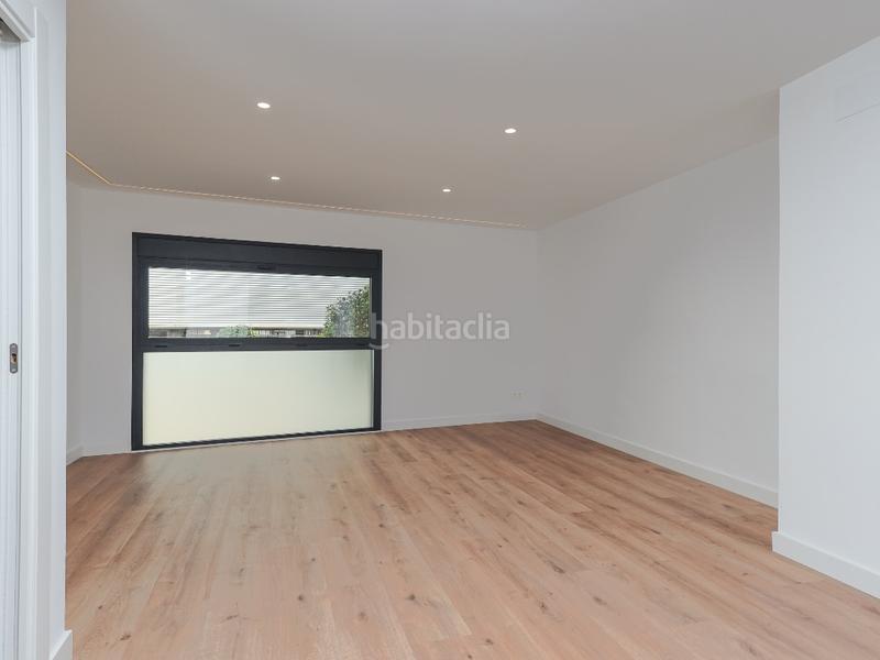 Foto 8de788ca-45b8-4453-922c-dd12d2907cb7. Casa adossada a mossen anton 83 a Centre Badalona