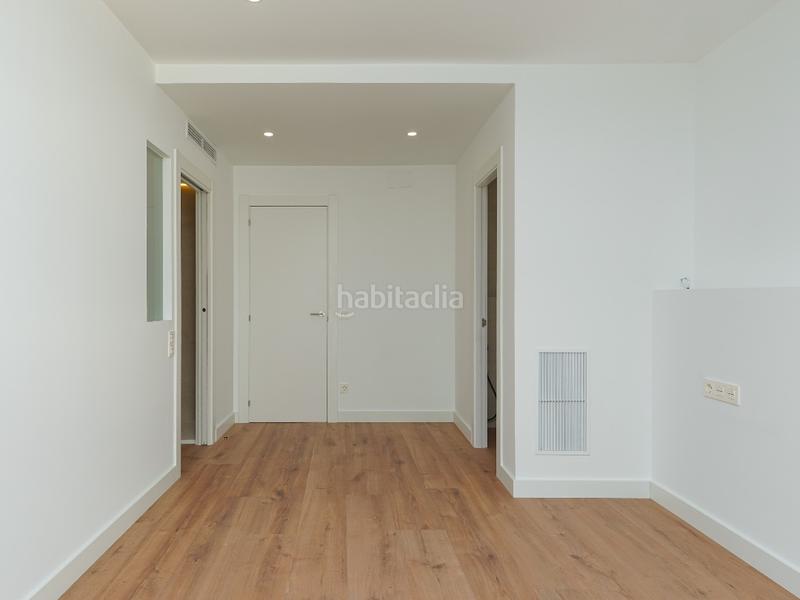 Foto a5aec9be-5034-4771-ab6d-7f3155188536. Casa adossada a mossen anton 83 a Centre Badalona