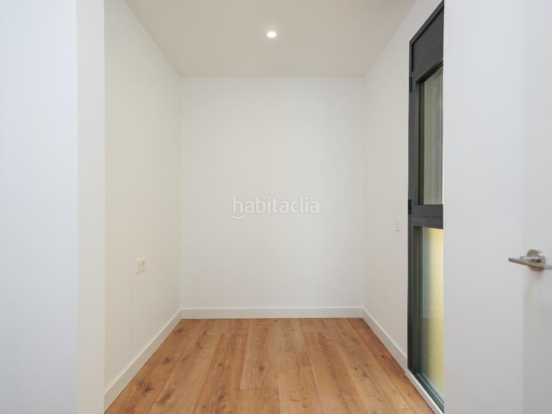 Foto b6bb92ea-c67d-4f7f-a2f5-8bccc83090eb. Casa adossada a mossen anton 83 a Centre Badalona