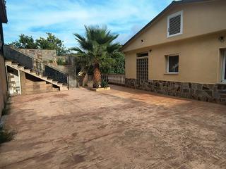 Location Chalet à Passeig de sant lluís 126. Se alquila encantadora casa en vallirana – espacio, luz y confor