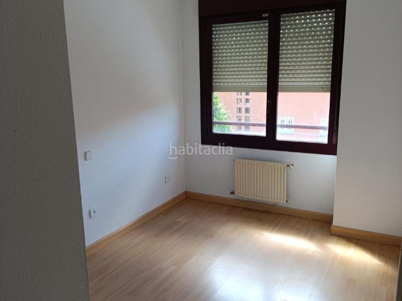 Foto b53d864f-414b-4331-8570-e35f47d5e2bd. Pis a calle Timón 14 a Timón Madrid