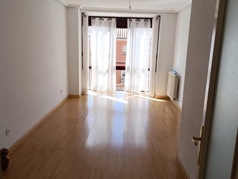 Foto 6aeadbee-85a1-4917-a605-24cca25ab789. Piso en calle Timón 14 en Timón Madrid