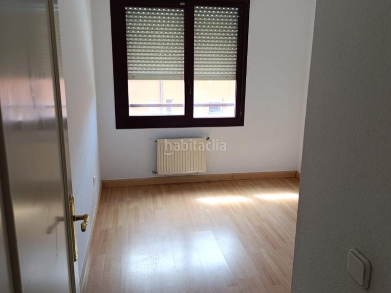 Foto c2e78b84-fb0f-4f92-a1ec-2724eef26edf. Piso en calle Timón 14 en Timón Madrid