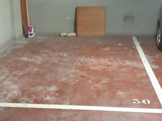 Alquiler Parking coche en Ramon lull 535. Plaza de parking grande