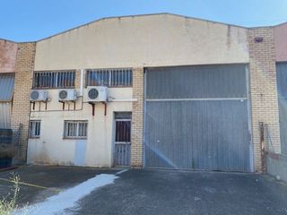 Location Bâtiment à usage industriel à Notari jesus led 2. Nave industrial por 1.300 € de 459 metros cuadrados en zona con