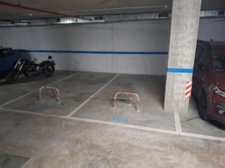 Lloguer Aparcament cotxe a General manso 16. Parquing amplio, muy buen precio,de facil acceso, facil maniobra