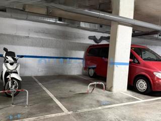 Lloguer Aparcament cotxe a General manso 16. Parquing amplio, muy buen precio,de facil acceso, facil maniobra