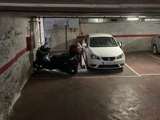Parking coche en Joaquim valls 96. Parking coche moto joaquim valls/jto via julia