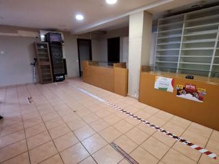 Location Local commercial à Ramon llull 59. Local en alquiler en zona cooperativa (sant boi de llobregat)