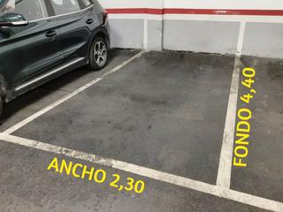 Autoparkplatz in Entença 165. Parking de 4,40x2,30 sin columnas ni rampas
