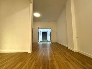Casa in Calle santa rosa 30. Encantadora casa reformada en el centro de oliva – lista para en