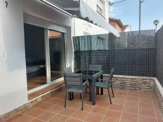 Maison jumelée à Carrer república de xile 7. Casa reformada con gran terraza-patio 75m2 + entrada independiet