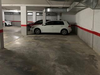 Alquiler Parking coche en Santa clotilde 14. Lloguer de plaça per cotxe mitjà i moto o cotxe gran