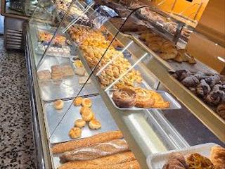 Umzug Geschäftsraum in Carrer de sardenya 357. Pan y pasteleria tradicional con obradores propios