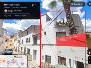 Maison jumelée à Carrer sant cayetano 12. Casa de pueblo con terraza