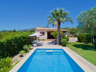 Rent Country house in Diseminado polígono 8,69. Finca rústica sant llorenç