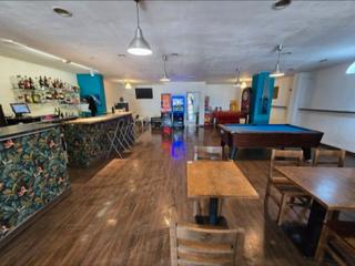 Trapasso Locale commerciale in Passeig prat de la riba  74. Amplio local a primera linea de mar