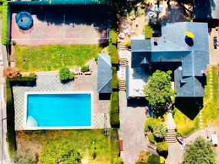 Chalet en Carrer del rosselló 30. A solo 35 minutos de barcelona. casa única de 470 m² con piscina