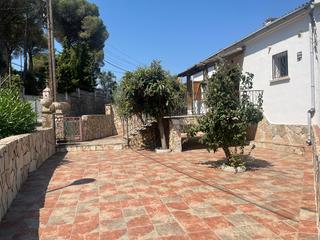 Chalet à Passatge gran circumval·lacio 35. Casa unifamiliar a cuatro vientos, en san daniel la mejor urbani