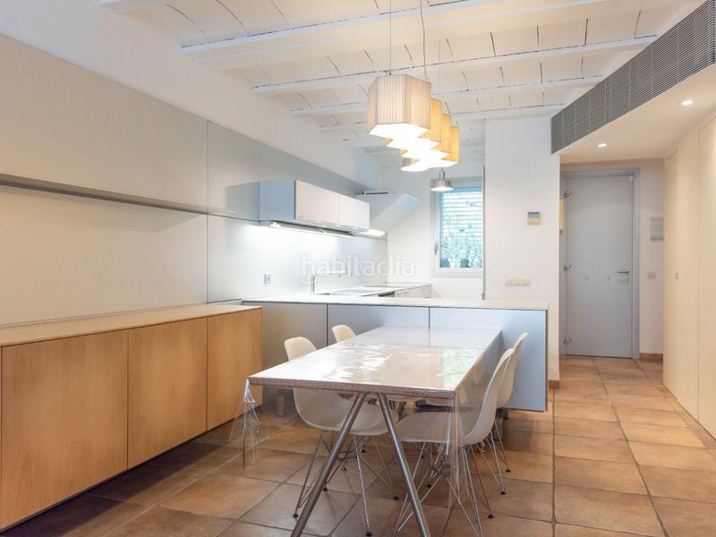 Casa adossada a Passeig del mar 42. Casa de diseño con licencia turística en segunda linea del mar –