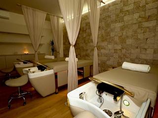 Trapasso Locale commerciale in Muntaner  348. Peluquería spa capilar