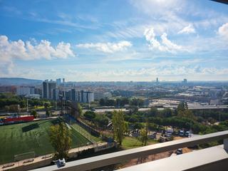 Appartement à Avinguda salvador allende 59. Piso en venta con plaza de parking y trastero – luminoso, bien d