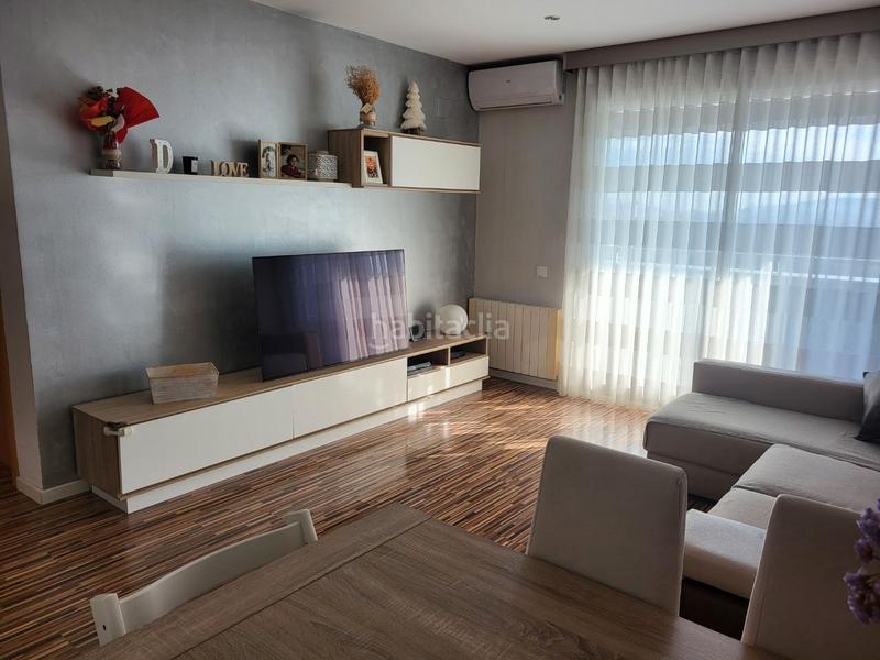 Foto 0d00b3ae-9e2d-4c2d-a695-c0eb6cae3aa9. Piso en avinguda salvador allende 59 piso en venta con plaza de parking y trastero – luminoso, bien distribuido y con vistas espectaculares en Cornellà de Llobregat