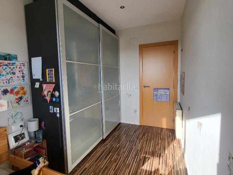 Foto 77ba6f5a-c50c-4d1b-8f26-b057b1c03402. Piso en avinguda salvador allende 59 piso en venta con plaza de parking y trastero – luminoso, bien distribuido y con vistas espectaculares en Cornellà de Llobregat