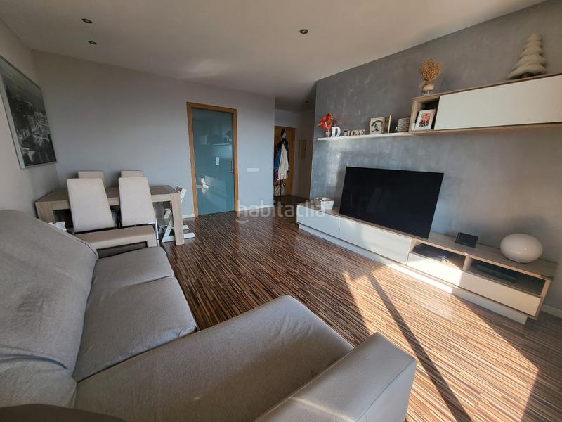 Foto 836785a9-a66b-44c9-b0e3-676a969bc4af. Piso en avinguda salvador allende 59 piso en venta con plaza de parking y trastero – luminoso, bien distribuido y con vistas espectaculares en Cornellà de Llobregat