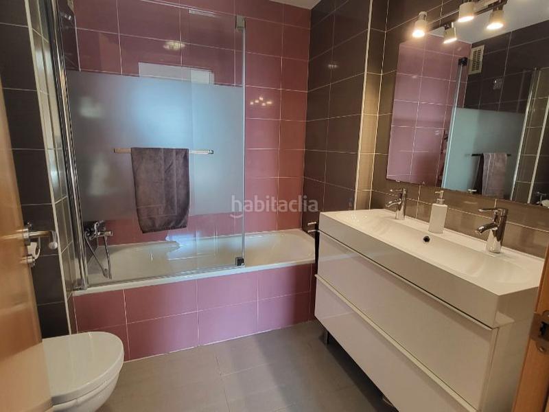 Foto 8b91072c-5915-46a6-9f7d-01eb72934f60. Piso en avinguda salvador allende 59 piso en venta con plaza de parking y trastero – luminoso, bien distribuido y con vistas espectaculares en Cornellà de Llobregat