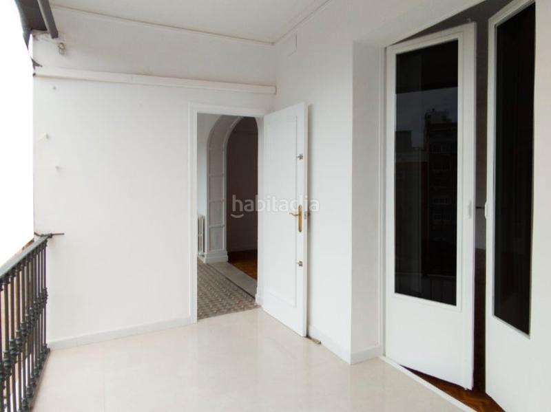 Foto 9d4e0e78-d2e1-4d9c-81bd-c3ae1c698930. Alquiler ático en ausias marc 50 ático modernista con terraza en el triángulo de oro en Barcelona