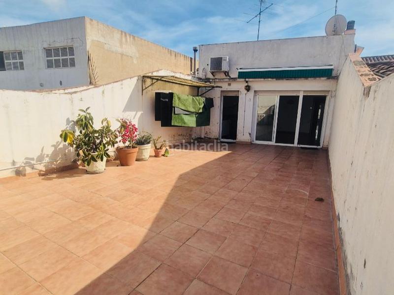 Foto 3474d3d3-1e47-49ee-9dc2-ba7ba11a974a. Alquiler piso en sant pere 17 pis de 90m2 i terrassa de 50m2 en Badalona
