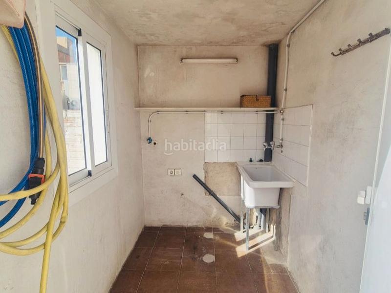 Foto 580a21e0-d633-4b0c-892b-52377df774ff. Alquiler piso en sant pere 17 pis de 90m2 i terrassa de 50m2 en Badalona