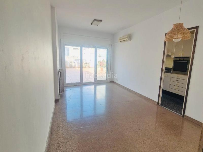 Foto c92843dd-f2ca-405c-a827-8dbc1bc96357. Alquiler piso en sant pere 17 pis de 90m2 i terrassa de 50m2 en Badalona