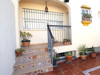 Reihenhaus in Calle manuel daban 3. Espectacular, total privacidad, espaciosa  bién situada, oasis d