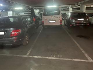Location Parking voiture à Carrer del dos de maig 234. Plaza de parking grande en alquiler