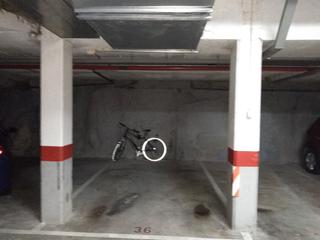 Miete Autoparkplatz in Carrer de la plana 2. Plaza coche mediana/grande